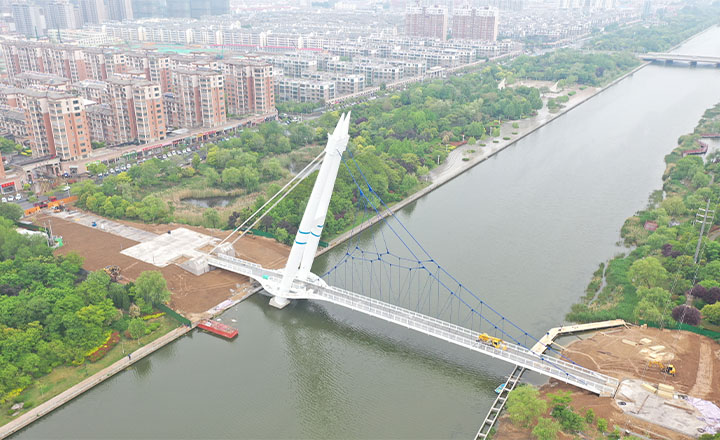 Leaning tower cable-stayed steel bridge over Fuxin River in Feng County, Jiangsu Province